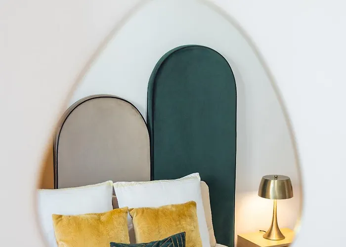 The Novels בית הארחה 3*